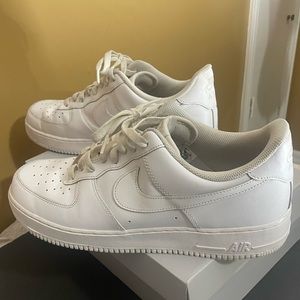 SOLD Nike Air Force 1 White Low Tops Men’s Size 13 EUC